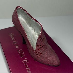 Just the Right Shoe 1999 Pastiche Item 25048 Original Box and COA